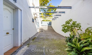 Villa te koop op loopafstand van de golfbaan en commercieel centrum in Guadalmina, Marbella 3262 