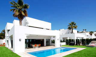 Moderne Villa´s te koop, Frontline golf met zeezicht, Marbella - Benahavis 30436 