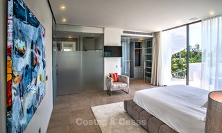 Hedendaagse villa te koop, gelegen vlakbij het Strand in Puerto Banus, Marbella. Verlaagd in prijs! 3465 