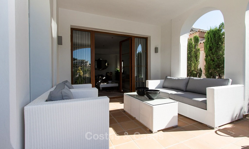 Instapklare nieuwe luxe villa te koop, eerstelijn golf in een gated golfresort, New Golden Mile, Marbella - Estepona 3533