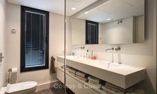 Aantrekkelijke en ruime, gerenoveerde luxe villa met prachtige zeezichten te koop, Marbella East 3575 