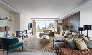 Aantrekkelijke en ruime, gerenoveerde luxe villa met prachtige zeezichten te koop, Marbella East 3581 