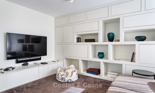 Aantrekkelijke en ruime, gerenoveerde luxe villa met prachtige zeezichten te koop, Marbella East 3584 