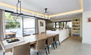 Aantrekkelijke en ruime, gerenoveerde luxe villa met prachtige zeezichten te koop, Marbella East 3587 