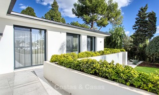 Aantrekkelijke en ruime, gerenoveerde luxe villa met prachtige zeezichten te koop, Marbella East 3597 