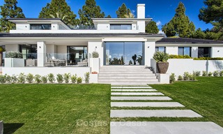 Aantrekkelijke en ruime, gerenoveerde luxe villa met prachtige zeezichten te koop, Marbella East 3603 