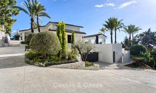 Aantrekkelijke en ruime, gerenoveerde luxe villa met prachtige zeezichten te koop, Marbella East 3606 