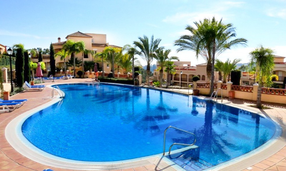 Luxe appartement te koop in een eerstelijn golf resort in Marbella - Estepona 3654