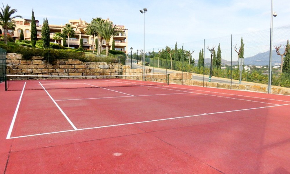 Luxe appartement te koop in een eerstelijn golf resort in Marbella - Estepona 3658