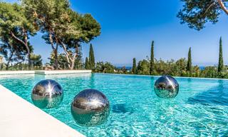 Buitengewone eigentijdse luxevilla met adembenemend zeezicht te koop in Sierra Blanca, Marbella 27024 