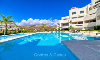 Luxe, modern, ruim appartement te koop in een 5 sterren golf resort op de New Golden Mile in Benahavis - Marbella 3697 