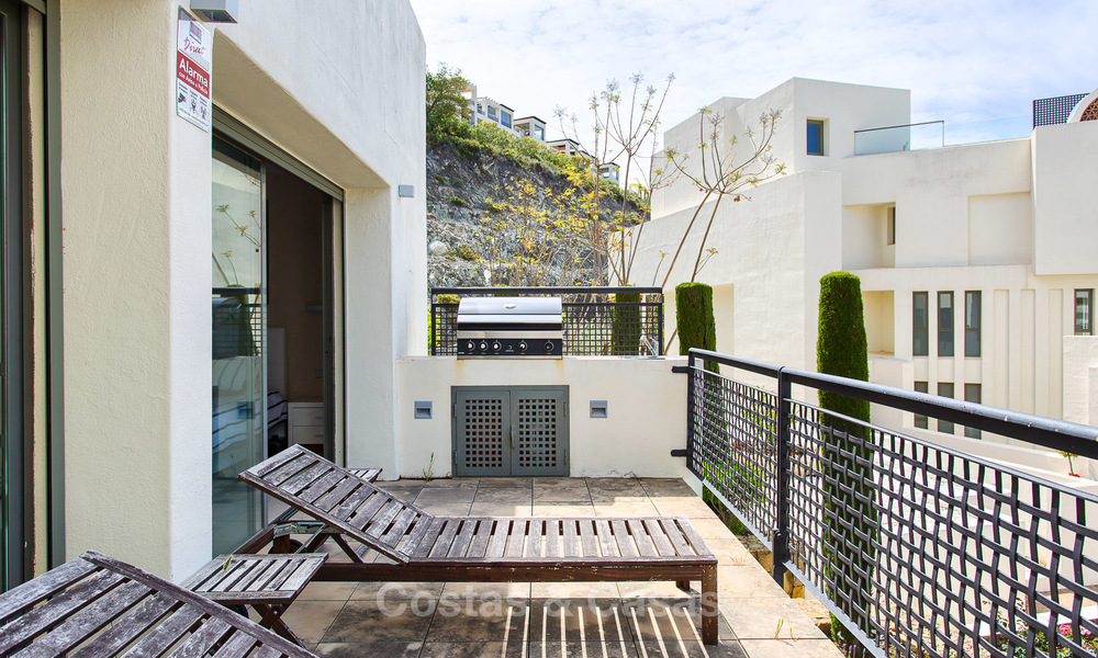Luxe, modern, ruim appartement te koop in een 5 sterren golf resort op de New Golden Mile in Benahavis - Marbella 3668