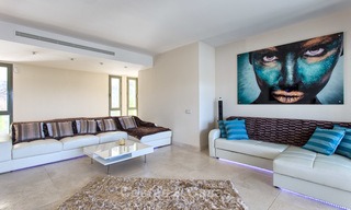 Luxe, modern, ruim appartement te koop in een 5 sterren golf resort op de New Golden Mile in Benahavis - Marbella 3687 