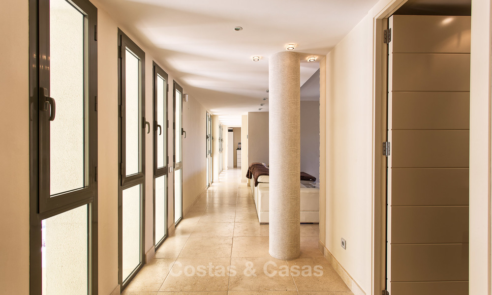 Luxe, modern, ruim appartement te koop in een 5 sterren golf resort op de New Golden Mile in Benahavis - Marbella 3691