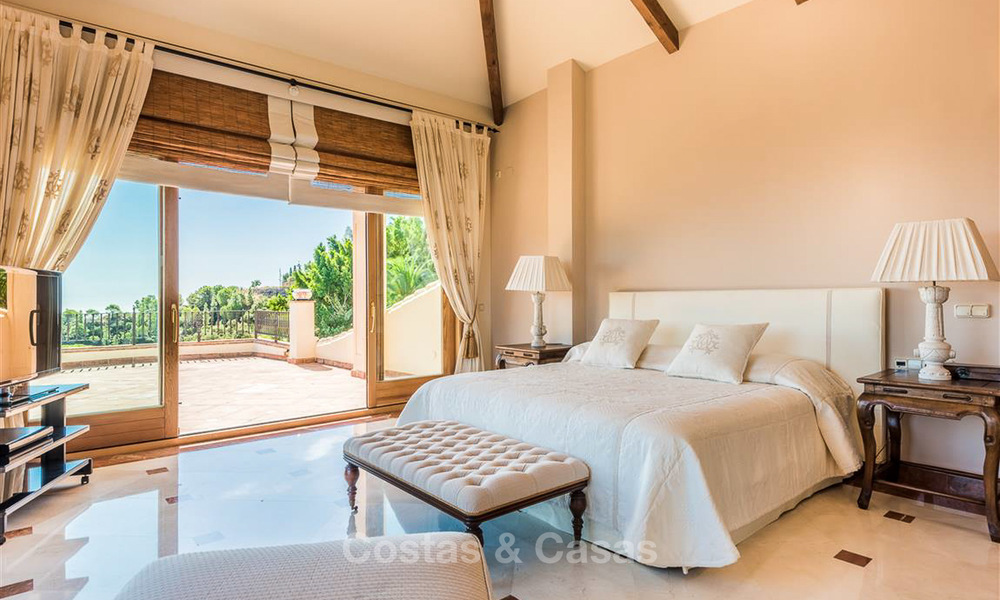 Charmante en ruime villa in Andalusische stijl te koop in El Madronal, Benahavis - Marbella 3755