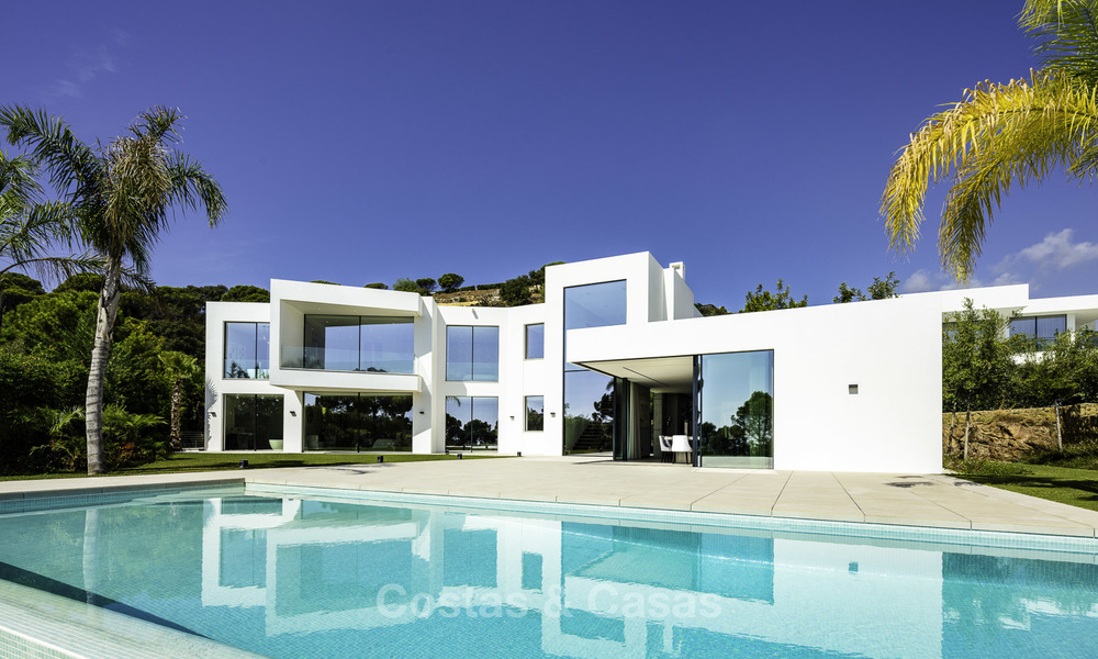 Elegant-eigentijdse moderne nieuwbouw villa te koop in El Madroñal, Benahavis - Marbella 17161