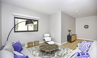 Nieuwe, modern-eigentijdse luxe villa met zeezicht te koop in Benahavis, Marbella 36602 