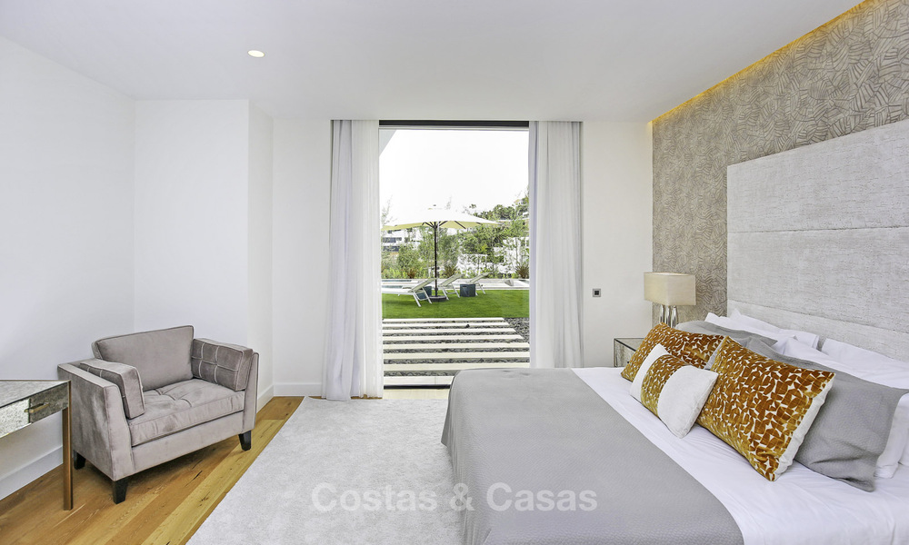 Nieuwe, modern-eigentijdse luxe villa met zeezicht te koop in Benahavis, Marbella 36608