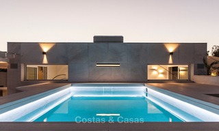 Eerstelijn golf ruim gemoderniseerd luxe penthouse te koop in Nueva Andalucia - Marbella 4002 