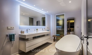Eerstelijn golf ruim gemoderniseerd luxe penthouse te koop in Nueva Andalucia - Marbella 4025 
