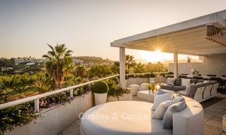 Eerstelijn golf ruim gemoderniseerd luxe penthouse te koop in Nueva Andalucia - Marbella 4027 