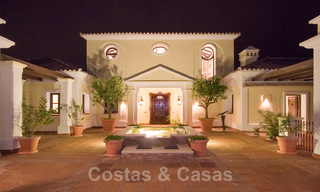 Exclusieve villa te koop, met zeezicht, in een gated resort in Marbella - Benahavis 22364 