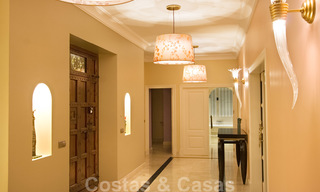 Exclusieve villa te koop, met zeezicht, in een gated resort in Marbella - Benahavis 22365 