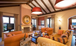 Exclusieve villa te koop, met zeezicht, in een gated resort in Marbella - Benahavis 22369 