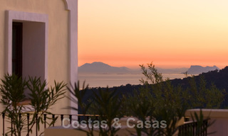 Exclusieve villa te koop, met zeezicht, in een gated resort in Marbella - Benahavis 22375 