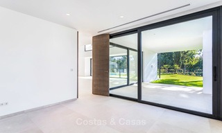 Ruime moderne luxe villa te koop nabij het strand en golf in Marbella - Estepona 4275 