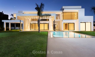 Ruime moderne luxe villa te koop nabij het strand en golf in Marbella - Estepona 4278 