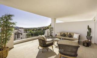 Luxe appartementen te koop in een exclusief complex in Nueva Andalucia - Marbella met panoramisch uitzicht over de golf en zee 12462 