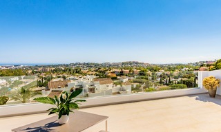 Luxe appartementen te koop in een exclusief complex in Nueva Andalucia - Marbella met panoramisch uitzicht over de golf en zee 12731 