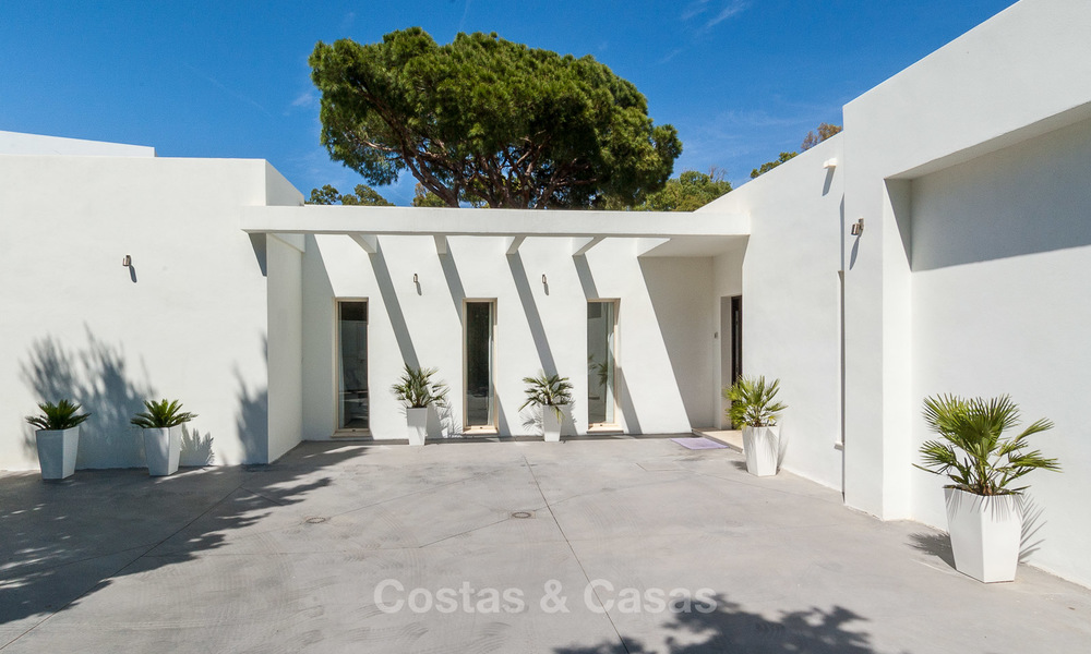 Moderne villa te koop nabij het strand en golf in Marbella - Estepona 4283