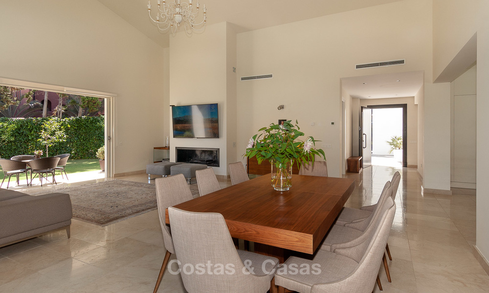 Moderne villa te koop nabij het strand en golf in Marbella - Estepona 4286