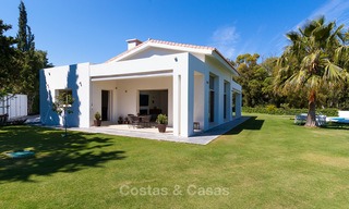 Moderne villa te koop nabij het strand en golf in Marbella - Estepona 4299 