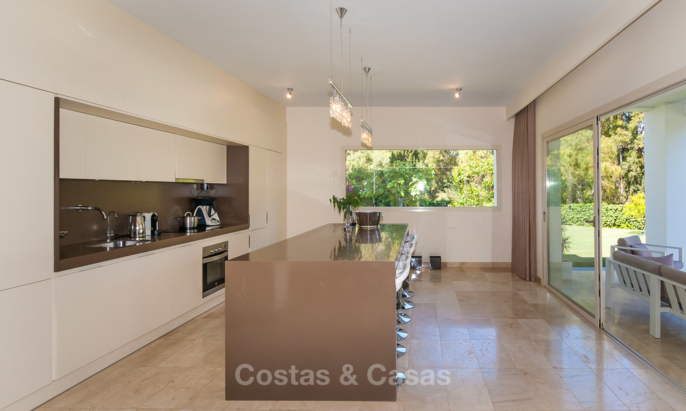 Moderne villa te koop nabij het strand en golf in Marbella - Estepona 4300