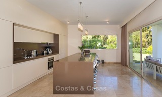 Moderne villa te koop nabij het strand en golf in Marbella - Estepona 4300 