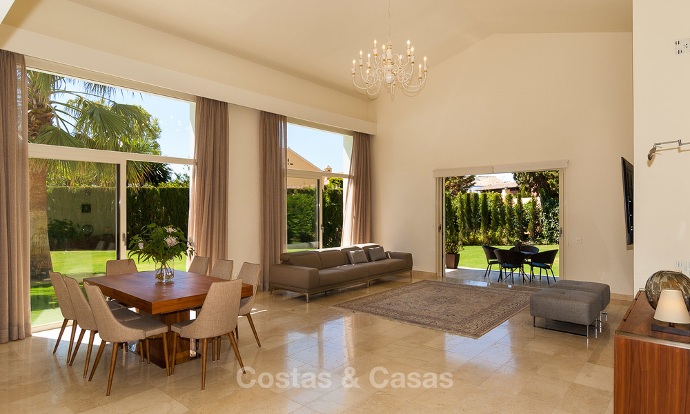 Moderne villa te koop nabij het strand en golf in Marbella - Estepona 4304