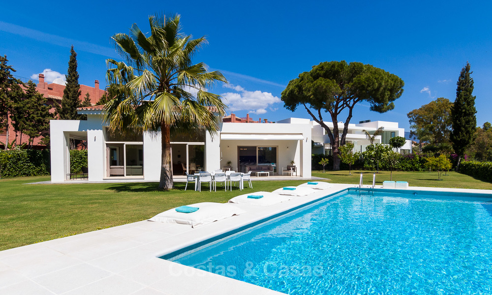 Moderne villa te koop nabij het strand en golf in Marbella - Estepona 4309