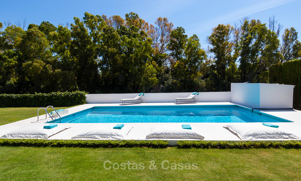 Moderne villa te koop nabij het strand en golf in Marbella - Estepona 4311