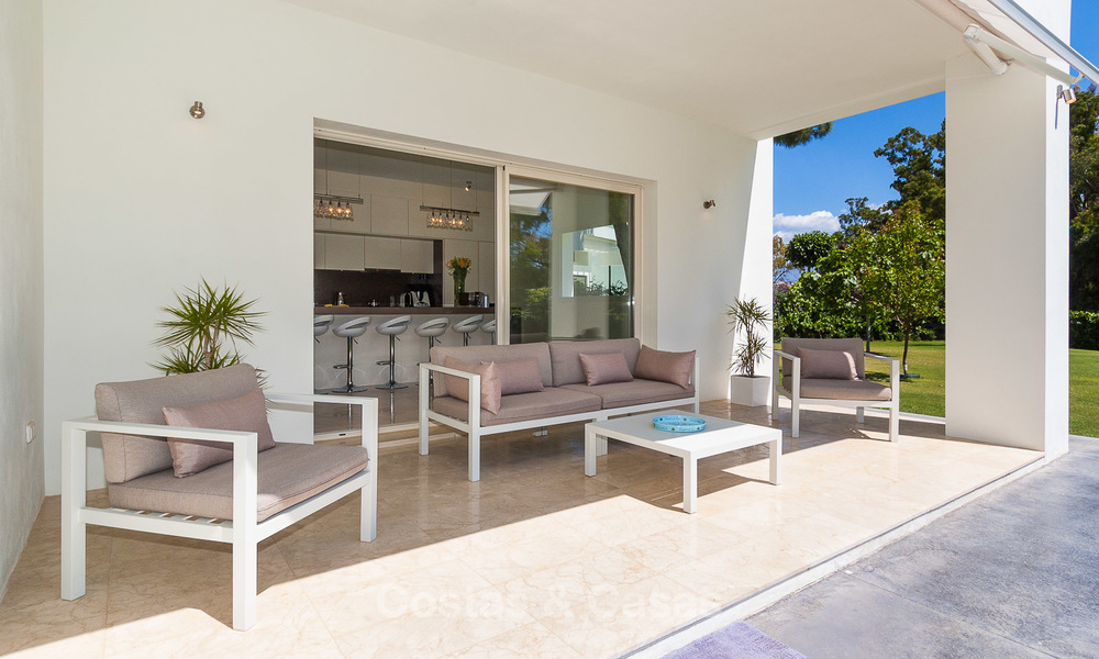 Moderne villa te koop nabij het strand en golf in Marbella - Estepona 4313