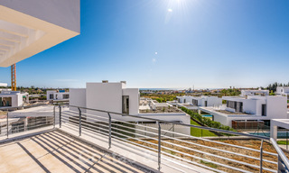 Laatste villa! Prachtige, moderne luxe villa's met zeezicht, te koop in een nieuw complex tussen Marbella en Estepona 32053 