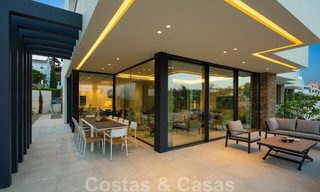 Instapklare nieuwe moderne luxe villa´s te koop in een boetiekcomplex aan de golfbaan op de New Golden Mile, Marbella - Estepona 32955 