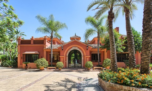 Prestigieuze villa in traditionele stijl met uitzicht op zee te koop, in het exclusieve La Zagaleta, Benahavis, Marbella 4563