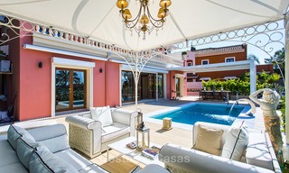 High-end klassieke stijl luxe villa met uitzicht op zee te koop op de Golden Mile, Marbella 4588 