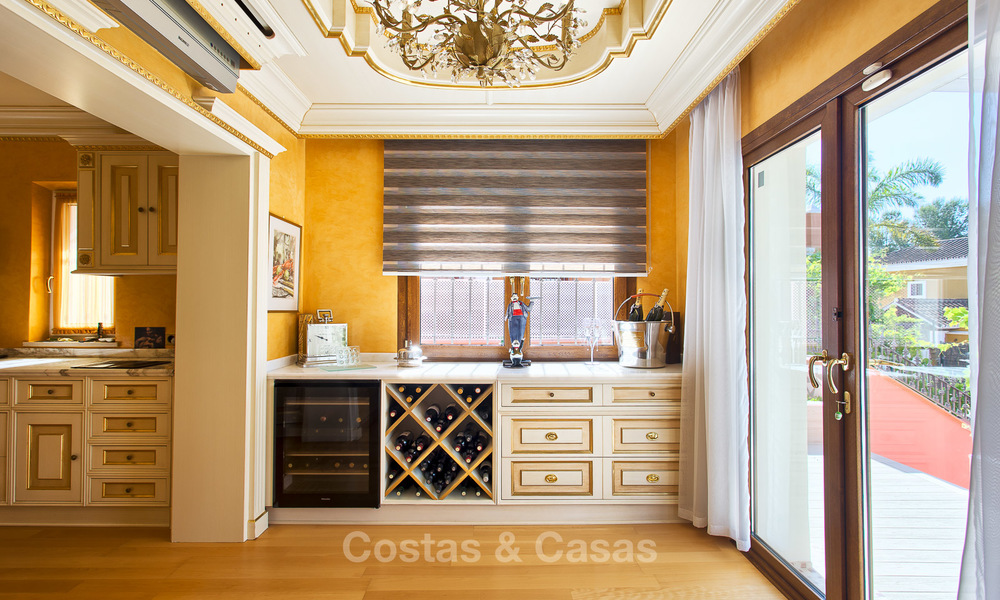 High-end klassieke stijl luxe villa met uitzicht op zee te koop op de Golden Mile, Marbella 4591