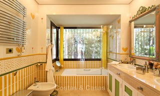 High-end klassieke stijl luxe villa met uitzicht op zee te koop op de Golden Mile, Marbella 4614 