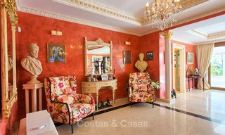 High-end klassieke stijl luxe villa met uitzicht op zee te koop op de Golden Mile, Marbella 4617 