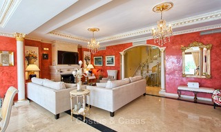 High-end klassieke stijl luxe villa met uitzicht op zee te koop op de Golden Mile, Marbella 4619 